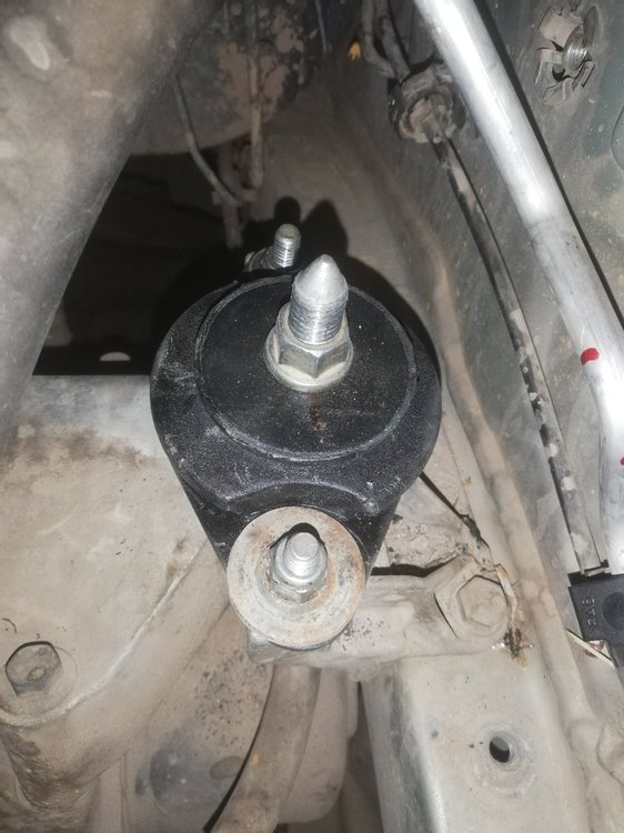 Problemas al querer colocar soporte de motor izquierdo en Megane 1 F2 K4M