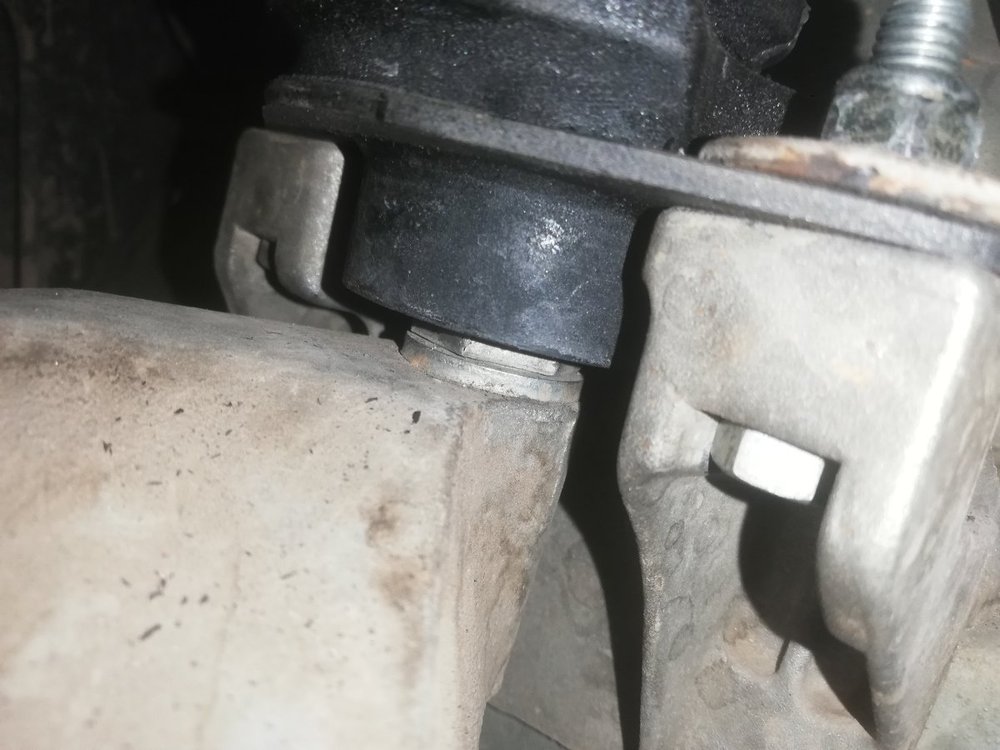 Problemas al querer colocar soporte de motor izquierdo en Megane 1 F2 K4M - foto 2